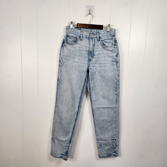 American Eagle 90s Boyfriend Jeans Straight Leg Size 00 High Rise 100% Cotton - Picture 2 of 12